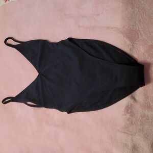 Open-Back Solid Black Swimsuit 🫧